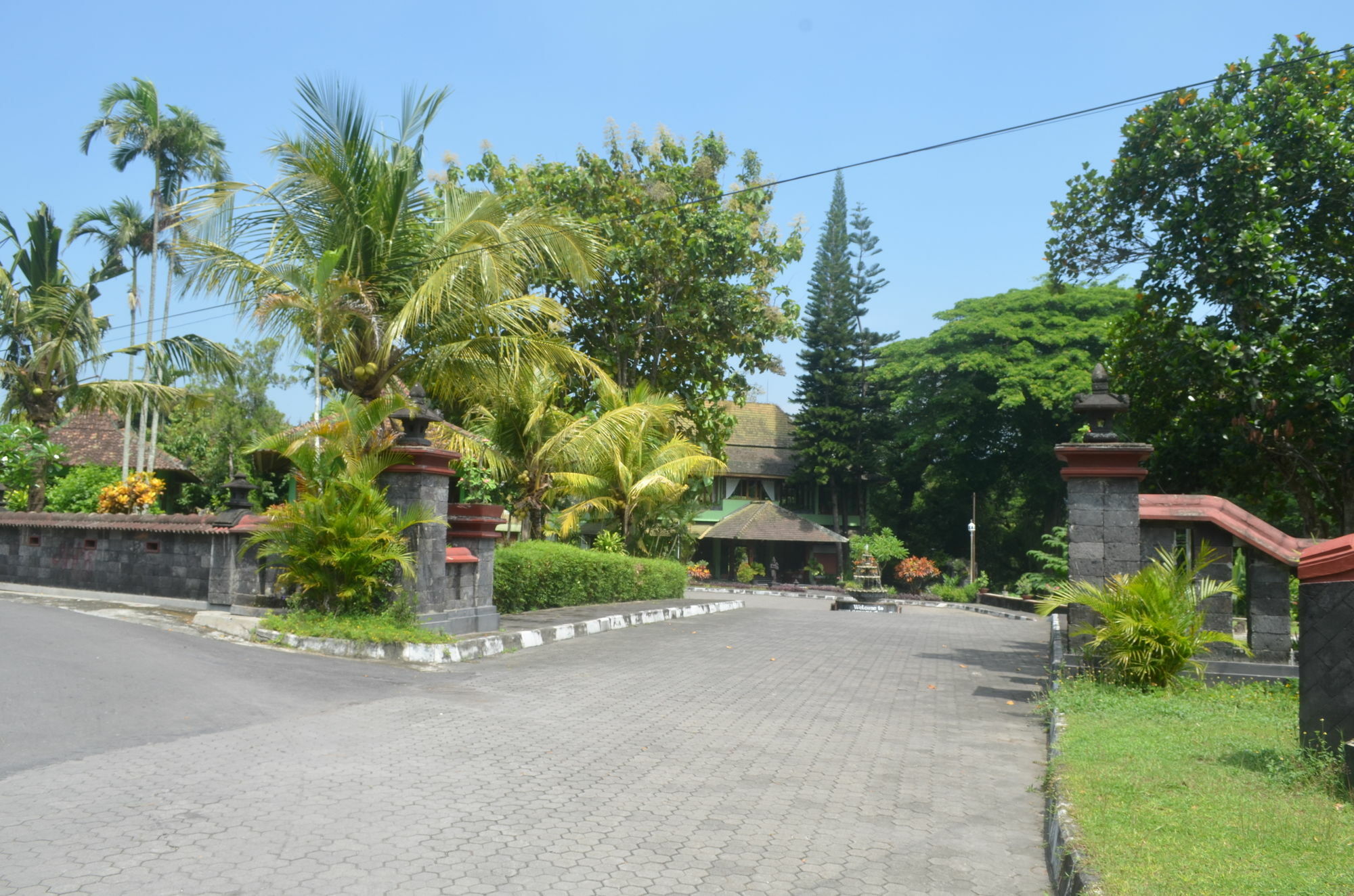 Poeri Devata Resort Hotel Prambanan Exterior photo